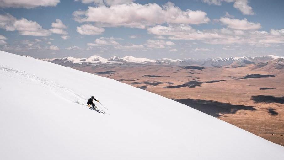 Skifahren in Zentralasien: Abseits der ausgetretenen Pfade 