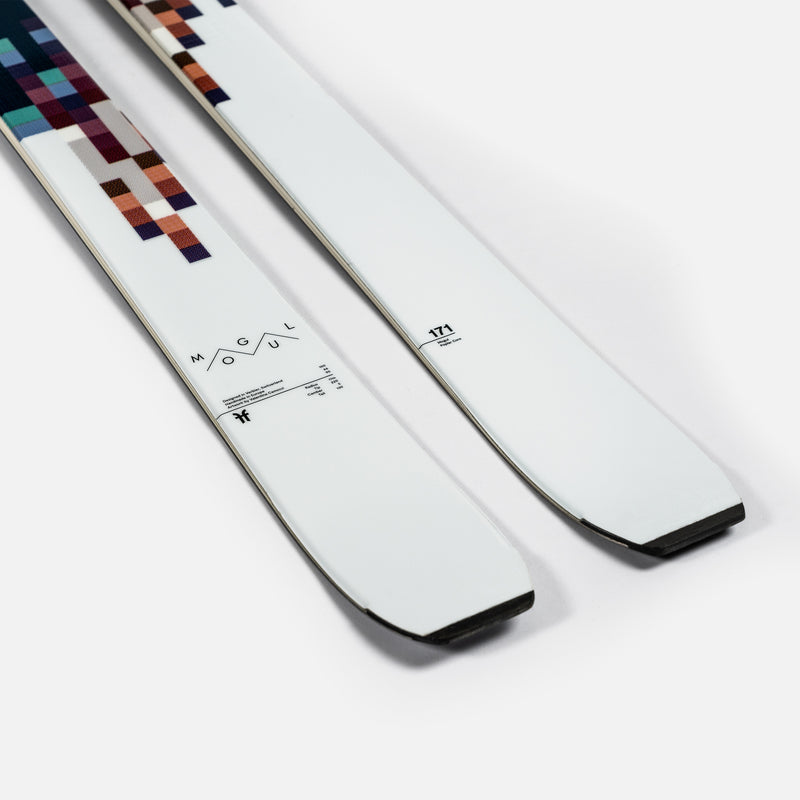Close-up of Faction Le Mogul, white mogul ski.